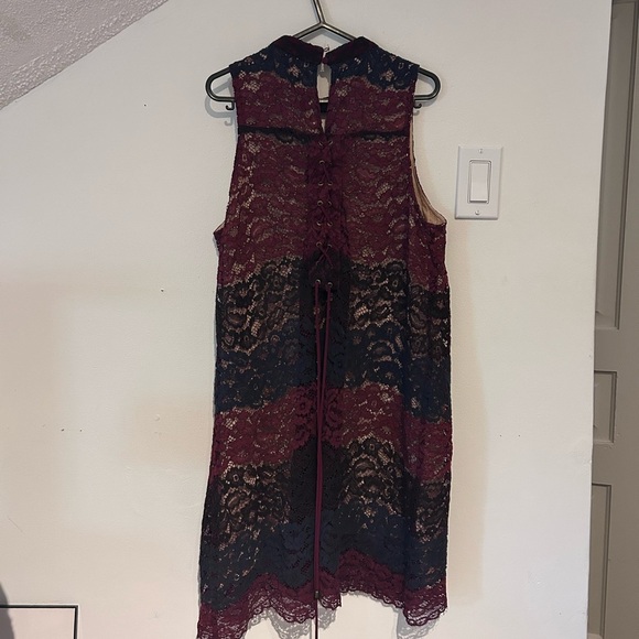 Moon River Lace Midi Dress - Burgundy and Navy - Picture 3 of 6